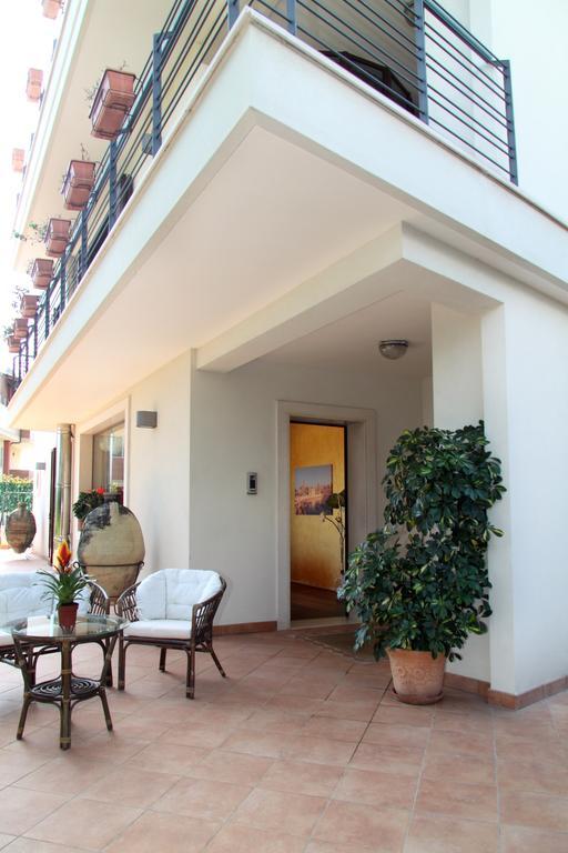 B&B Villa Il Sughero Monopoli Eksteriør billede